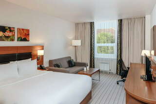 Отель Hilton Garden Inn Kaluga Калуга Семейный номер-1