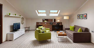 Отель Hilton Garden Inn Kaluga Калуга Люкс-1