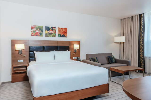 Отель Hilton Garden Inn Kaluga Калуга-15